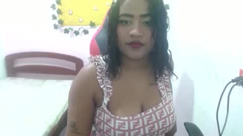 Snapshot of teffy_latina04 chatting on 10.24.25 teffy latina04 online show from 10.24.25