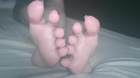 Viv West online show from 02.04.25