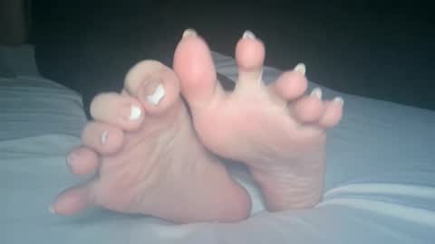 Viv West online show from 09.26.25