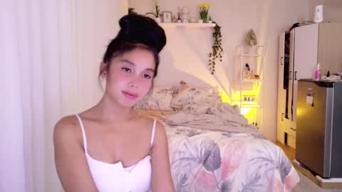 Snapshot of temptessa20 chatting on 11.05.25 temptessa20 online show from 11.05.25