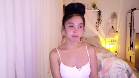 Snapshot of temptessa20 chatting on 11.08.25 temptessa20 online show from 11.08.25