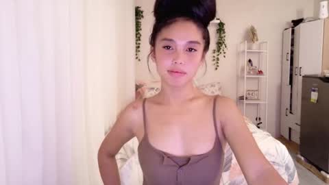 Snapshot of temptessa20 chatting on 11.11.25 temptessa20 online show from 11.11.25