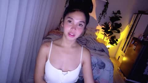 Snapshot of temptessa20 chatting on 11.12.25 temptessa20 online show from 11.12.25