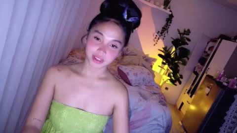 Snapshot of temptessa20 chatting on 11.16.25 temptessa20 online show from 11.16.25