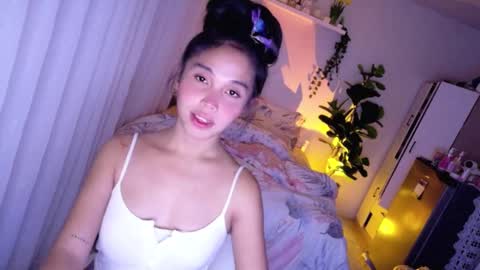 Snapshot of temptessa20 chatting on 11.17.25 temptessa20 online show from 11.17.25