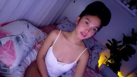 Snapshot of temptessa20 chatting on 11.24.25 temptessa20 online show from 11.24.25