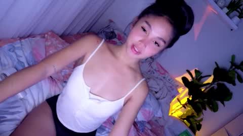 Snapshot of temptessa20 chatting on 11.26.25 temptessa20 online show from 11.26.25