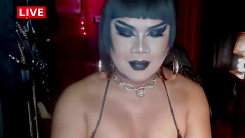 Snapshot of temptress_cocoxxx chatting on 10.08.25 Mistress Coco online show from 10.08.25