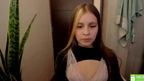 Snapshot of temptressweet chatting on 05.21.26 Scar online show from 05.21.26