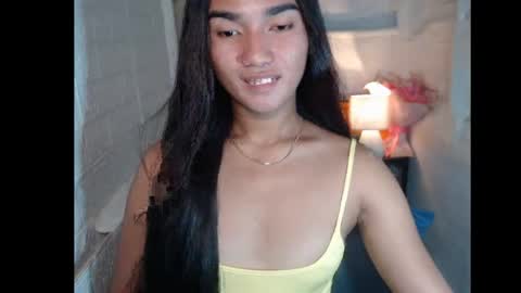 Snapshot of temtaionoflust chatting on 04.22.26 TransGoddessZhandria online show from 04.22.26