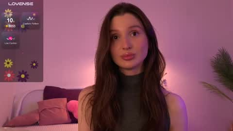 Snapshot of tender_babyy chatting on 09.25.25 Sexy girl Li online show from 09.25.25