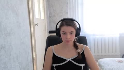 Anny Simpson online show from 10.17.25