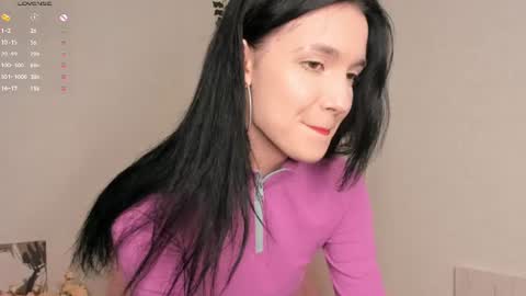 Caroline online show from 06.12.26