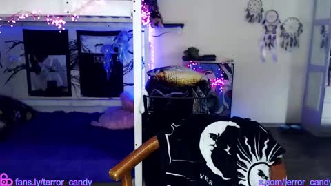 CRY BABY online show from 01.17.26