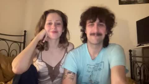 Snapshot of terry_and_elanor chatting on 11.07.25 terry and elanor online show from 11.07.25