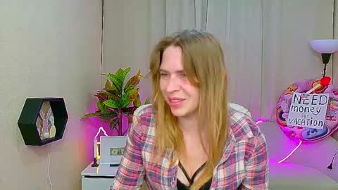 Snapshot of tessadaybreak chatting on 05.26.26 tessadaybreak online show from 05.26.26