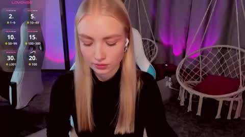 TessaHamilton online show from 11.03.25