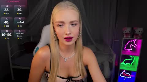 TessaHamilton online show from 11.23.25