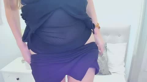 Snapshot of tesslovely chatting on 05.30.26 Tess online show from 05.30.26