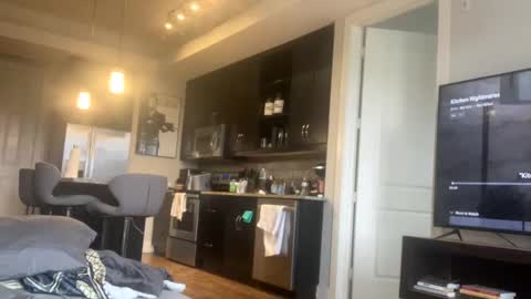 Snapshot of texas_blonde chatting on 01.10.25 Daphne Summers online show from 01.10.25