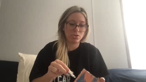 Snapshot of texas_blonde chatting on 09.12.25 Daphne Summers online show from 09.12.25