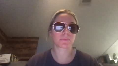 Snapshot of texas_blonde chatting on 09.19.25 Daphne Summers online show from 09.19.25