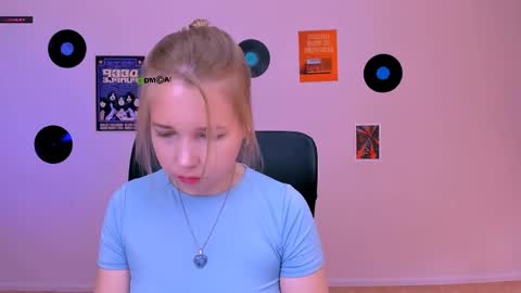 Snapshot of teya_starling chatting on 05.18.26 teya_starling online show from 05.18.26