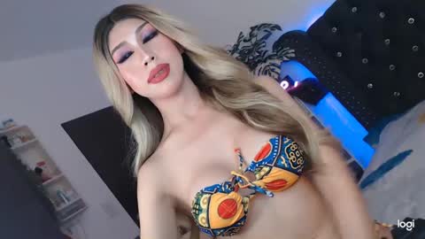 Snapshot of tgirl_adele chatting on 01.24.25 Itsme tgirlAdele online show from 01.24.25