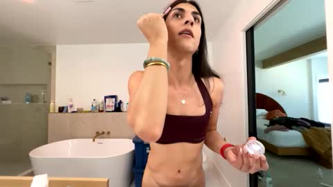 Snapshot of tgirltoesx chatting on 04.24.26 babygirlmami online show from 04.24.26