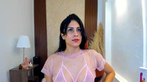 Sweet Thais  online show from 12.16.25