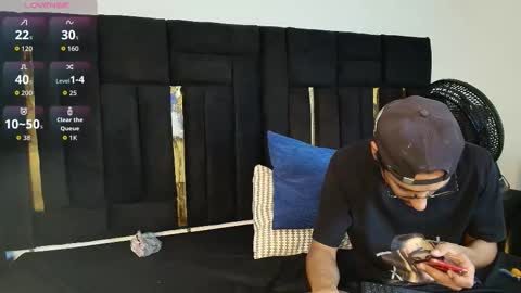 T H A I S  online show from 11.23.25