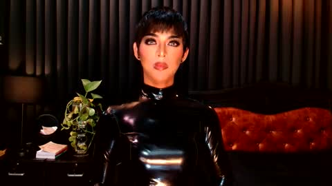 Thalia Saint online show from 12.06.24