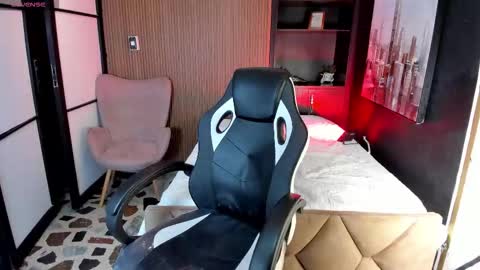 Thalia online show from 11.21.25