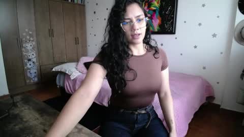 Snapshot of thaliacooper chatting on 04.22.26 online show from 04.22.26