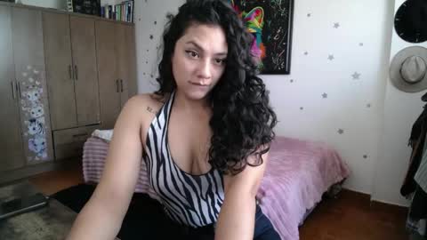 Snapshot of thaliacooper chatting on 04.25.26 online show from 04.25.26