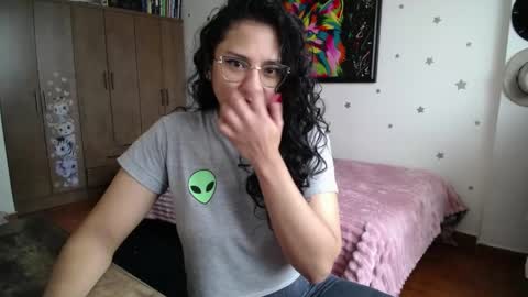 Snapshot of thaliacooper chatting on 04.29.26 online show from 04.29.26