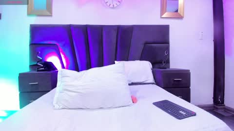 Thamara Fox online show from 12.12.24