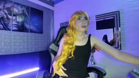 Snapshot of thamara_roberts chatting on 04.18.26 thamara_roberts online show from 04.18.26