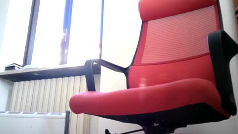 Snapshot of thamesbond chatting on 12.31.24 thamesbond online show from 12.31.24