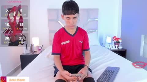 Thayler  online show from 01.10.26