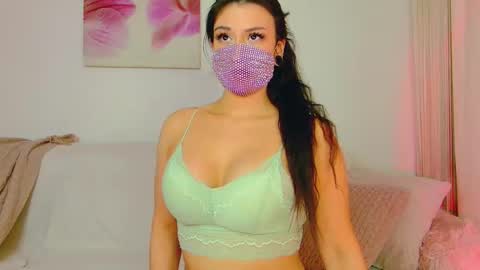 Snapshot of the__sabenna chatting on 10.13.25 Madina online show from 10.13.25