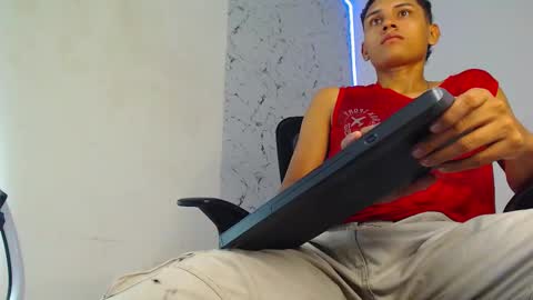 Snapshot of the_crack71 chatting on 09.27.25 Sean OPry online show from 09.27.25