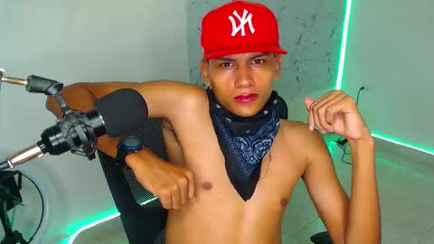 Snapshot of the_crack71 chatting on 10.01.25 Sean OPry online show from 10.01.25