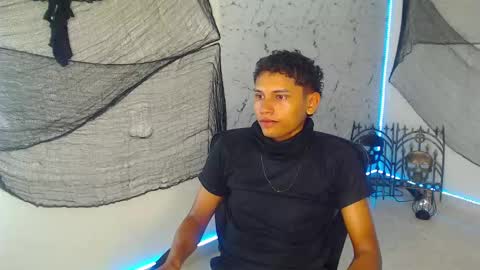 Snapshot of the_crack71 chatting on 10.03.25 Sean OPry online show from 10.03.25