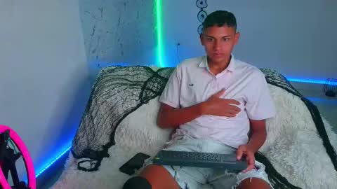 Snapshot of the_crack71 chatting on 10.11.25 Sean OPry online show from 10.11.25