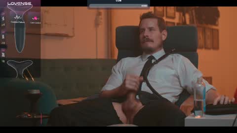 Snapshot of the_dilf chatting on 01.06.25 The DILF -  online show from 01.06.25