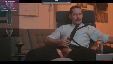 Snapshot of the_dilf chatting on 02.09.25 The DILF -  online show from 02.09.25