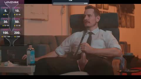 Snapshot of the_dilf chatting on 02.10.25 The DILF -  online show from 02.10.25