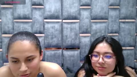 the_hot_twins online show from 12.13.25