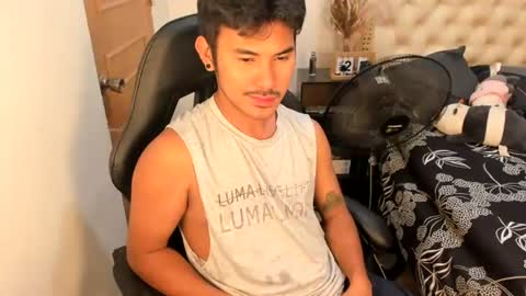 Snapshot of the_killian_jones chatting on 07.24.26 ken online show from 07.24.26